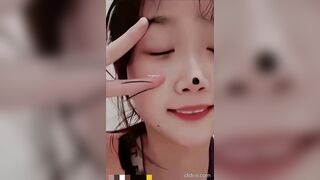 Kawaii Cute Girl Erotic Selfie Teasing Her Boyfriend / 超可愛女孩害羞裸體自拍 2