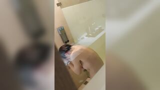 Voyeur Spy Cam Cousin Sister, Almost get caught! / 大膽偷表妹洗澡 美好身材盡入眼球