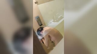 Voyeur Spy Cam Cousin Sister, Almost get caught! / 大膽偷表妹洗澡 美好身材盡入眼球