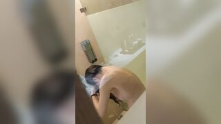 Voyeur Spy Cam Cousin Sister, Almost get caught! / 大膽偷表妹洗澡 美好身材盡入眼球