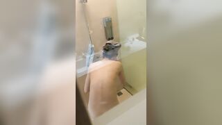 Voyeur Spy Cam Cousin Sister, Almost get caught! / 大膽偷表妹洗澡 美好身材盡入眼球 2