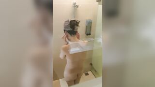 Voyeur Spy Cam Cousin Sister, Almost get caught! / 大膽偷表妹洗澡 美好身材盡入眼球 2