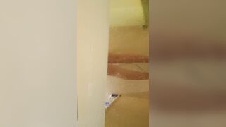 Voyeur Spy Cam Cousin Sister, Almost get caught! / 大膽偷表妹洗澡 美好身材盡入眼球 3