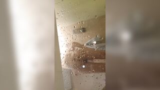 Voyeur Spy Cam Cousin Sister, Almost get caught! / 大膽偷表妹洗澡 美好身材盡入眼球 3