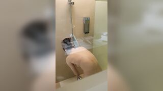 Voyeur Spy Cam Cousin Sister, Almost get caught! / 大膽偷表妹洗澡 美好身材盡入眼球 4