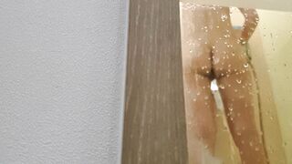 Voyeur Spy Cam Cousin Sister, Almost get caught! / 大膽偷表妹洗澡 美好身材盡入眼球 5