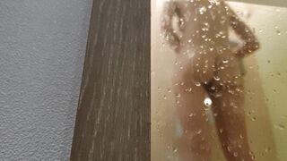 Voyeur Spy Cam Cousin Sister, Almost get caught! / 大膽偷表妹洗澡 美好身材盡入眼球 5