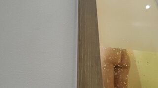 Voyeur Spy Cam Cousin Sister, Almost get caught! / 大膽偷表妹洗澡 美好身材盡入眼球 5