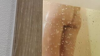 Voyeur Spy Cam Cousin Sister, Almost get caught! / 大膽偷表妹洗澡 美好身材盡入眼球 5