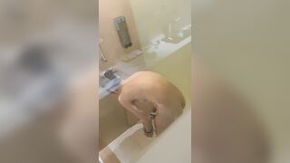 Voyeur Spy Cam Cousin Sister, Almost get caught! / 大膽偷表妹洗澡 美好身材盡入眼球 7