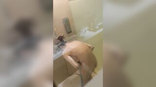 Voyeur Spy Cam Cousin Sister, Almost get caught! / 大膽偷表妹洗澡 美好身材盡入眼球 7