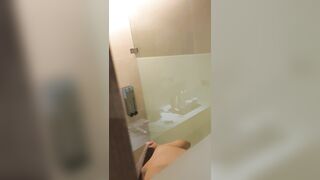 Voyeur Spy Cam Cousin Sister, Almost get caught! / 大膽偷表妹洗澡 美好身材盡入眼球 8