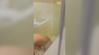 Voyeur Spy Cam Cousin Sister, Almost get caught! / 大膽偷表妹洗澡 美好身材盡入眼球 8