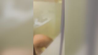 Voyeur Spy Cam Cousin Sister, Almost get caught! / 大膽偷表妹洗澡 美好身材盡入眼球 8