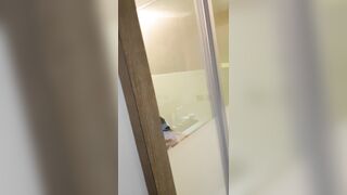 Voyeur Spy Cam Cousin Sister, Almost get caught! / 大膽偷表妹洗澡 美好身材盡入眼球 8