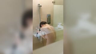 Voyeur Spy Cam Cousin Sister, Almost get caught! / 大膽偷表妹洗澡 美好身材盡入眼球 9