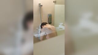 Voyeur Spy Cam Cousin Sister, Almost get caught! / 大膽偷表妹洗澡 美好身材盡入眼球 9