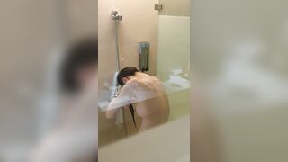 Voyeur Spy Cam Cousin Sister, Almost get caught! / 大膽偷表妹洗澡 美好身材盡入眼球 9