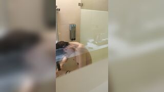 Voyeur Spy Cam Cousin Sister, Almost get caught! / 大膽偷表妹洗澡 美好身材盡入眼球 9