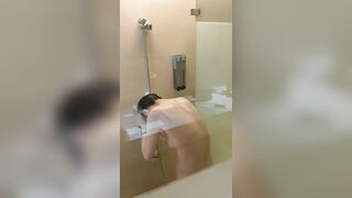 Voyeur Spy Cam Cousin Sister, Almost get caught! / 大膽偷表妹洗澡 美好身材盡入眼球 9