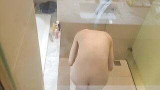 Voyeur Spy Cam Cousin Sister, Almost get caught! / 大膽偷表妹洗澡 美好身材盡入眼球 10