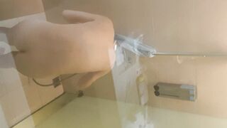 Voyeur Spy Cam Cousin Sister, Almost get caught! / 大膽偷表妹洗澡 美好身材盡入眼球 10