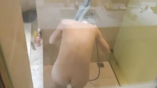 Voyeur Spy Cam Cousin Sister, Almost get caught! / 大膽偷表妹洗澡 美好身材盡入眼球 10