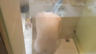 Voyeur Spy Cam Cousin Sister, Almost get caught! / 大膽偷表妹洗澡 美好身材盡入眼球 10