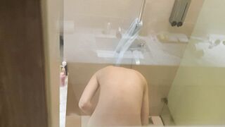Voyeur Spy Cam Cousin Sister, Almost get caught! / 大膽偷表妹洗澡 美好身材盡入眼球 10
