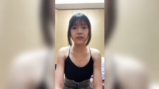 Girl-next-door internet friend shares self-taken nude video / 爆可愛鄰家女網友投稿自拍全裸視頻 12