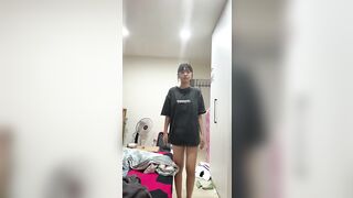 Girl-next-door internet friend shares self-taken nude video / 爆可愛鄰家女網友投稿自拍全裸視頻 14
