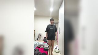 Girl-next-door internet friend shares self-taken nude video / 爆可愛鄰家女網友投稿自拍全裸視頻 14