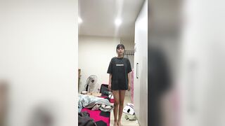 Girl-next-door internet friend shares self-taken nude video / 爆可愛鄰家女網友投稿自拍全裸視頻 14