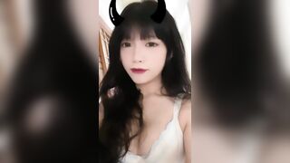 busty beauty, obsessed with selfies / 火辣爆乳美少女，沉迷自拍挑逗鏡頭，性感曲線讓人慾火焚身 6