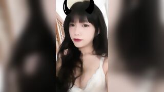 busty beauty, obsessed with selfies / 火辣爆乳美少女，沉迷自拍挑逗鏡頭，性感曲線讓人慾火焚身 6