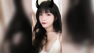 busty beauty, obsessed with selfies / 火辣爆乳美少女，沉迷自拍挑逗鏡頭，性感曲線讓人慾火焚身 6