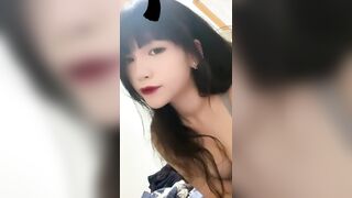 busty beauty, obsessed with selfies / 火辣爆乳美少女，沉迷自拍挑逗鏡頭，性感曲線讓人慾火焚身 9