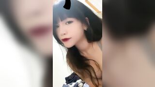 busty beauty, obsessed with selfies / 火辣爆乳美少女，沉迷自拍挑逗鏡頭，性感曲線讓人慾火焚身 9