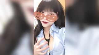 busty beauty, obsessed with selfies / 火辣爆乳美少女，沉迷自拍挑逗鏡頭，性感曲線讓人慾火焚身 12