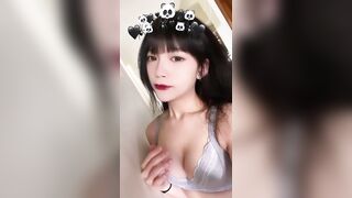 busty beauty, obsessed with selfies / 火辣爆乳美少女，沉迷自拍挑逗鏡頭，性感曲線讓人慾火焚身 14