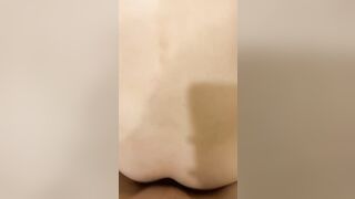 Curvy coed’s selfies and steamy sex clips / 火辣豪乳學妹，自拍與激情性愛影片意外流出 3