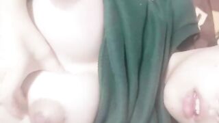 巨乳大乳暈台妹自慰玩逼 / Busty Taiwanese Babe with Massive Areolas Fingers Her Wet Pussy Solo 5