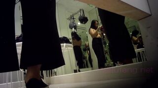 Sultry Babe’s Private Dressing Room Stolen on Camera / 辣妹衣店試衣間私密鏡頭 誘惑瞬間被捕捉 2