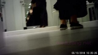 Sultry Babe’s Private Dressing Room Stolen on Camera / 辣妹衣店試衣間私密鏡頭 誘惑瞬間被捕捉 5