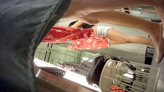 Sizzling Girl’s Naughty Dressing Room Peek / 換衣間內正妹春光乍洩 偷拍畫面超誘惑 1