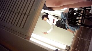 Sizzling Girl’s Naughty Dressing Room Peek / 換衣間內正妹春光乍洩 偷拍畫面超誘惑 3