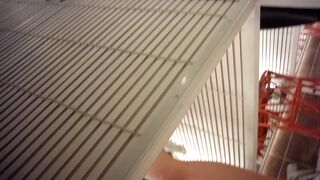 Sizzling Girl’s Naughty Dressing Room Peek / 換衣間內正妹春光乍洩 偷拍畫面超誘惑 3