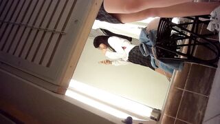 Sizzling Girl’s Naughty Dressing Room Peek / 換衣間內正妹春光乍洩 偷拍畫面超誘惑 3