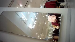 Sizzling Girl’s Naughty Dressing Room Peek / 換衣間內正妹春光乍洩 偷拍畫面超誘惑 5