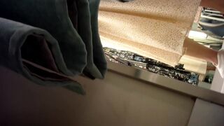 Sizzling Girl’s Naughty Dressing Room Peek / 換衣間內正妹春光乍洩 偷拍畫面超誘惑 6